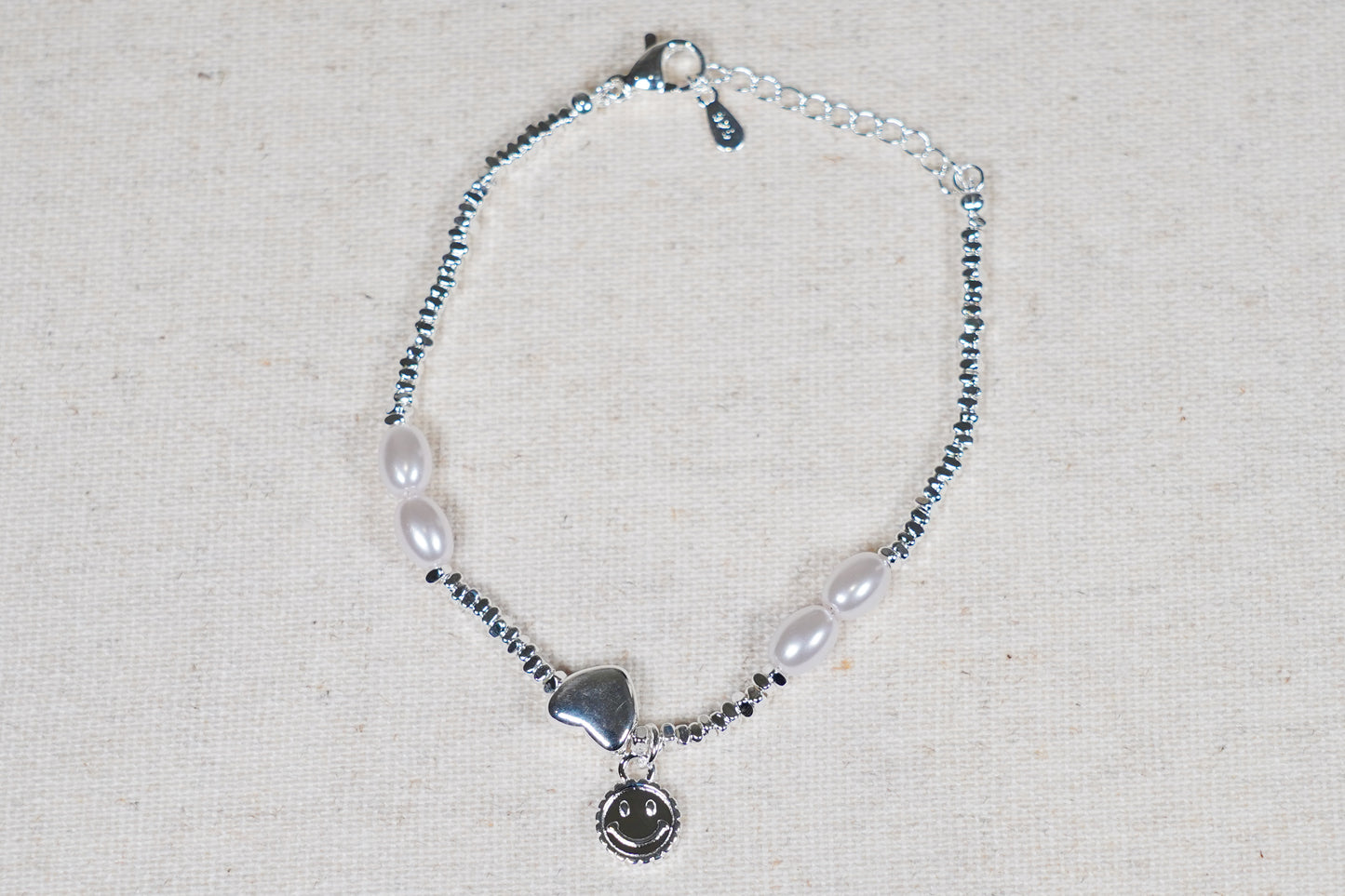 BR2024005 Smiley Face Pearl Bracelet