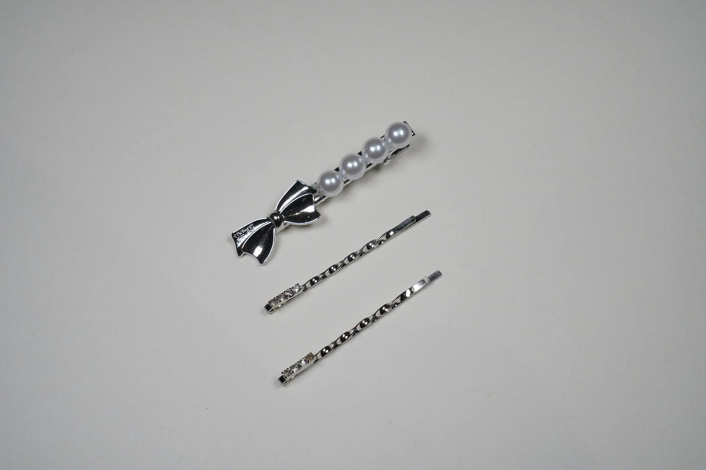 H24062K Pearl Bow Hair Clips 3-Pack