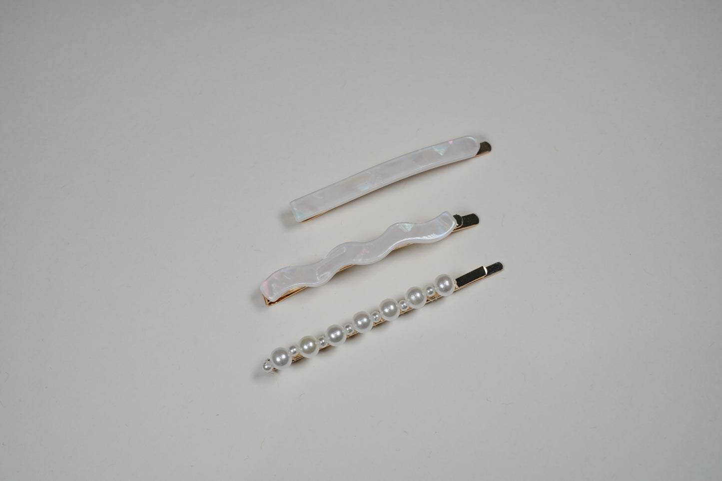 H24061K White Pearlescent Hair Clip 3-pack