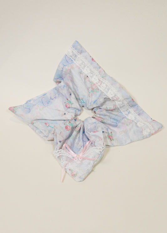 H25003 Kitty and Bow Scrunchie